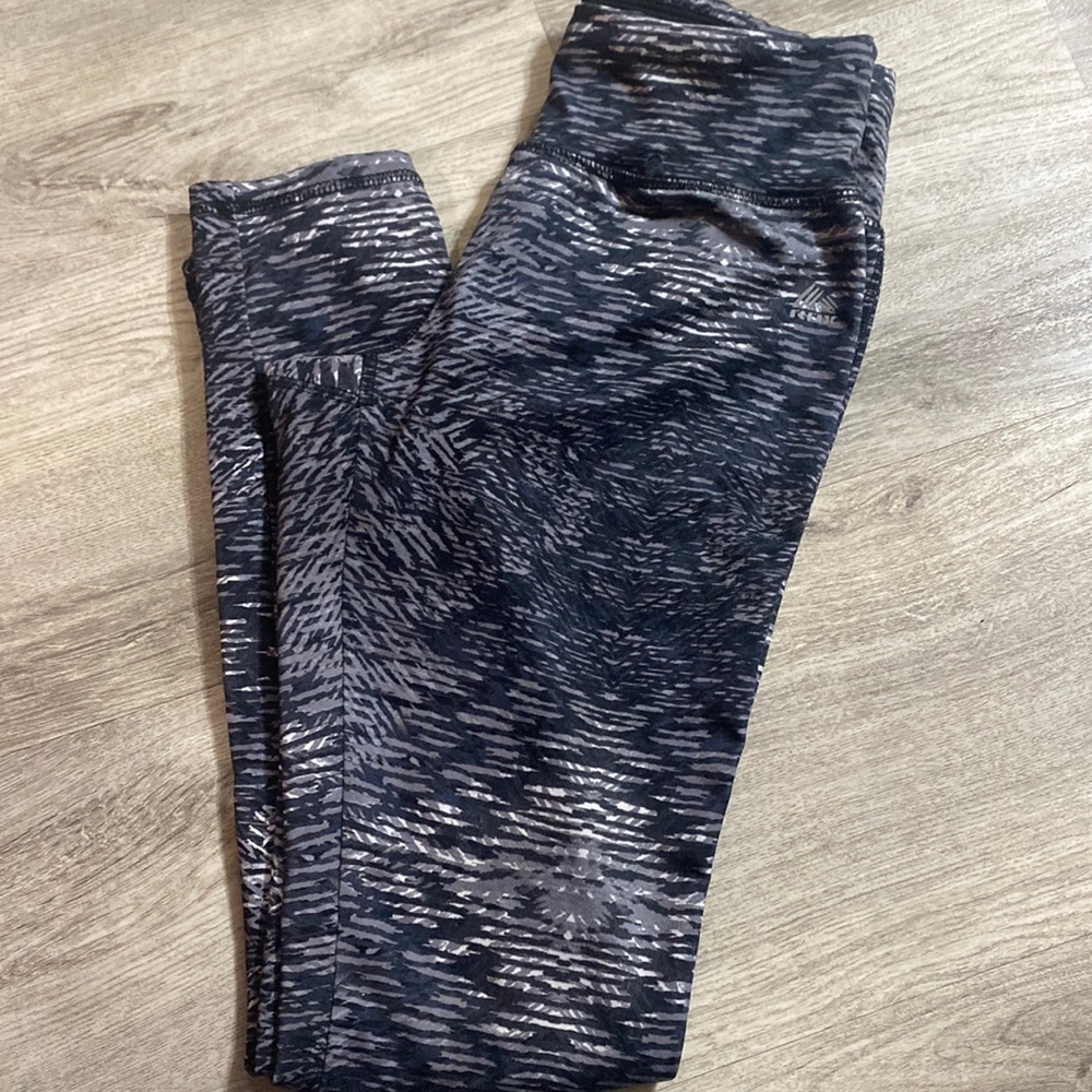 Women’s athletic leggings